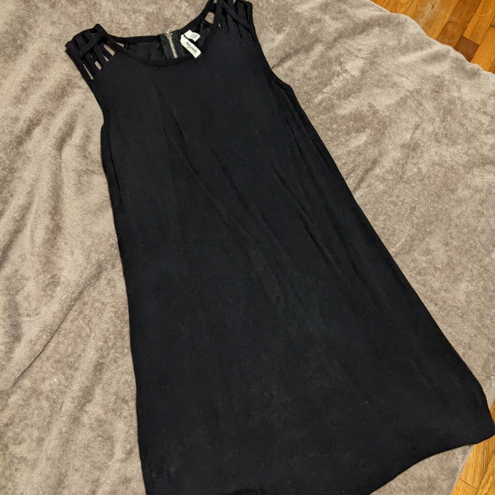Black sleeveless dress with cute cutouts XS